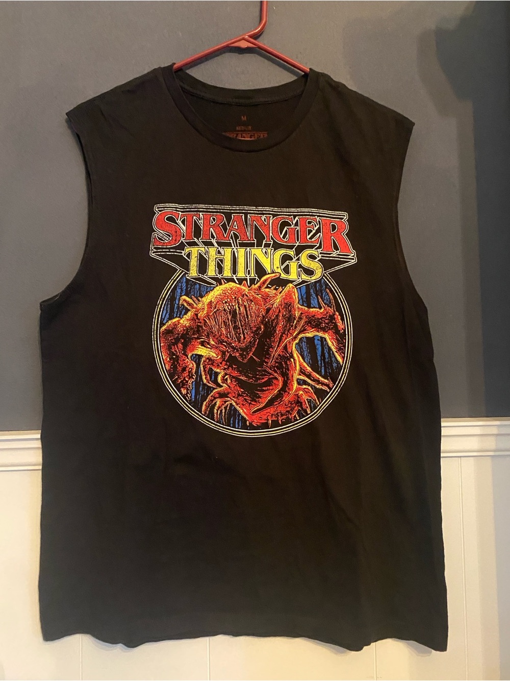 Stranger Things Netflix Demogorgon Sleeveless Black Cotton Graphic T-Shirt M
